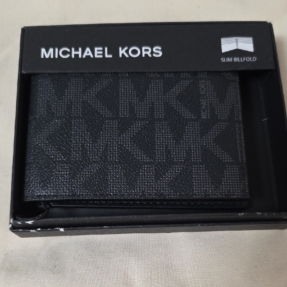 Michael Kors Black Monogram Billfold Wallet